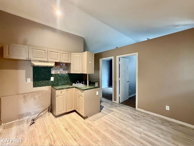 1329 E Decamp Street, Burton, MI 48529