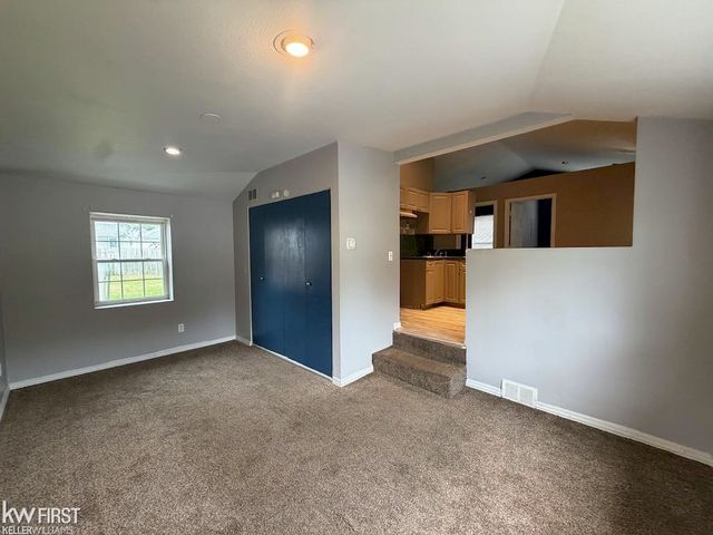 1329 E Decamp Street, Burton, MI 48529