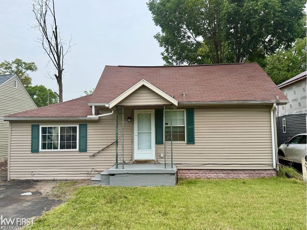 1329 E Decamp Street, Burton, MI 48529