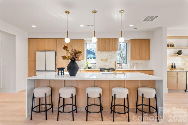 1637 Umstead Street, Charlotte, NC 28205