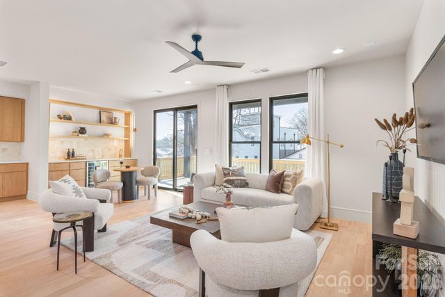 1637 Umstead Street, Charlotte, NC 28205