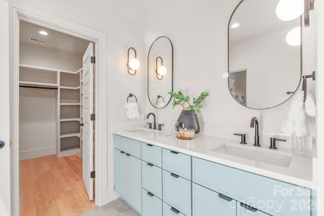 1637 Umstead Street, Charlotte, NC 28205