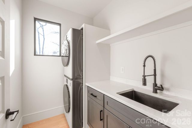 1637 Umstead Street, Charlotte, NC 28205