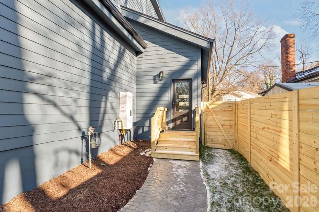 1637 Umstead Street, Charlotte, NC 28205