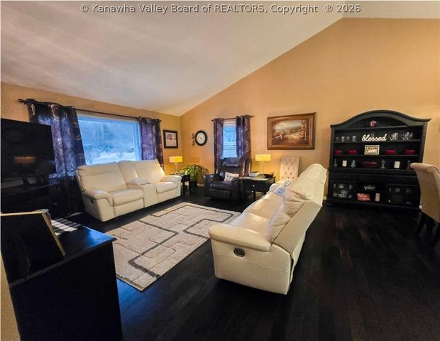 100 Deerfield Lane, Cottageville, WV 25239