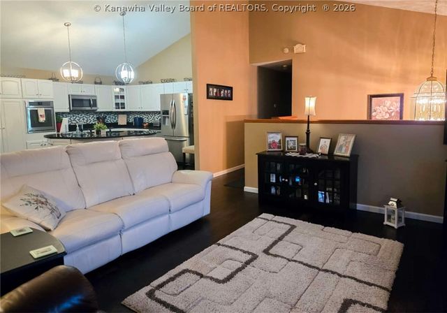 100 Deerfield Lane, Cottageville, WV 25239