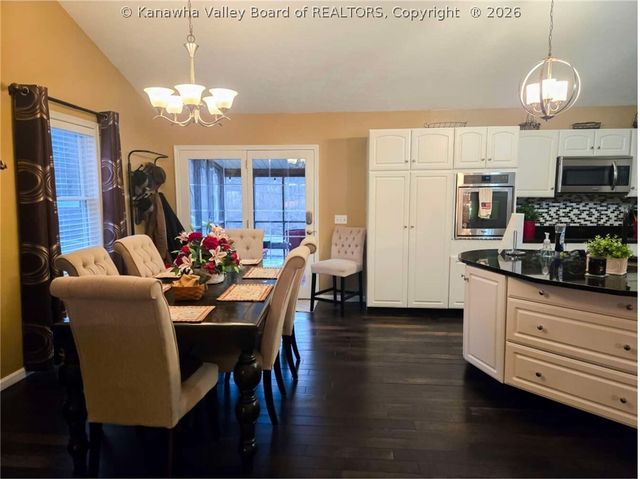 100 Deerfield Lane, Cottageville, WV 25239