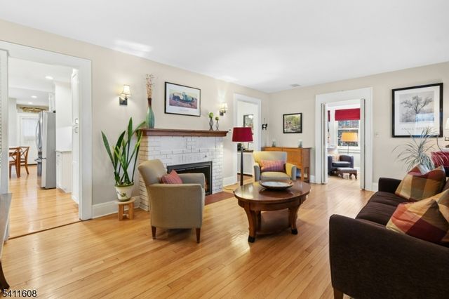 606 Dorian Rd, Westfield Town, NJ 07090