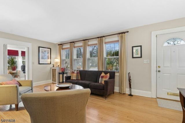 606 Dorian Rd, Westfield Town, NJ 07090