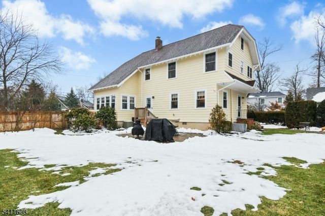 606 Dorian Rd, Westfield Town, NJ 07090