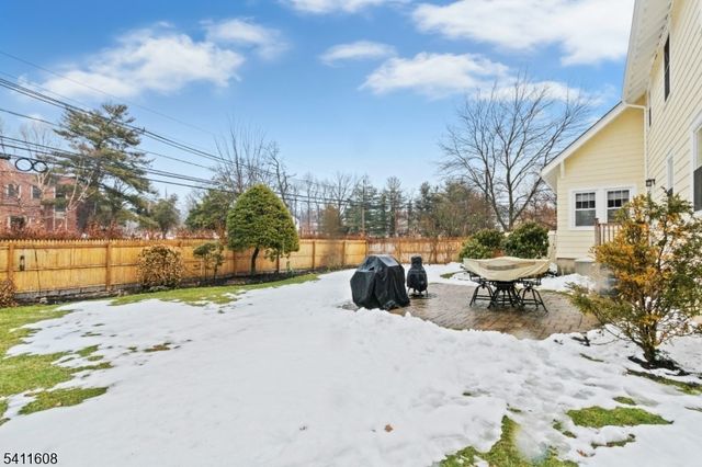 606 Dorian Rd, Westfield Town, NJ 07090