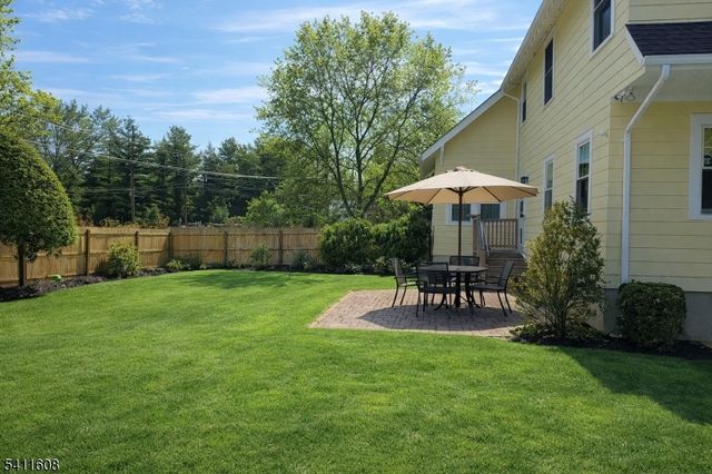 606 Dorian Rd, Westfield Town, NJ 07090