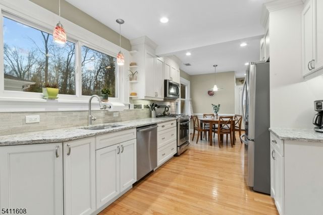 606 Dorian Rd, Westfield Town, NJ 07090