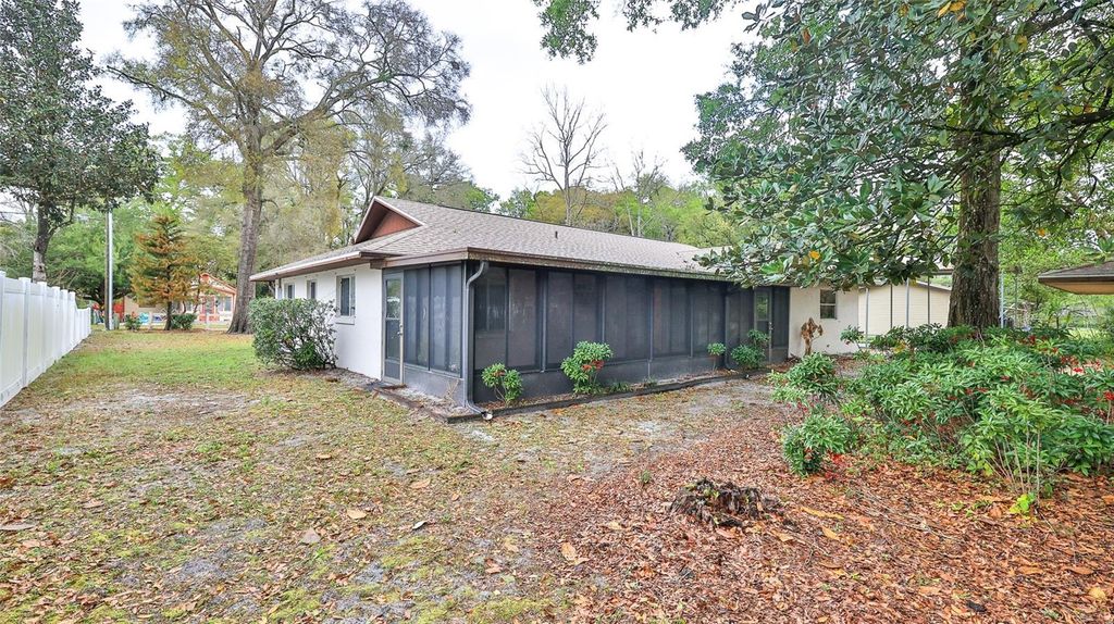 Image 12 of property listing at 461 AUSTIN STREET, Lake Helen, FL 32744