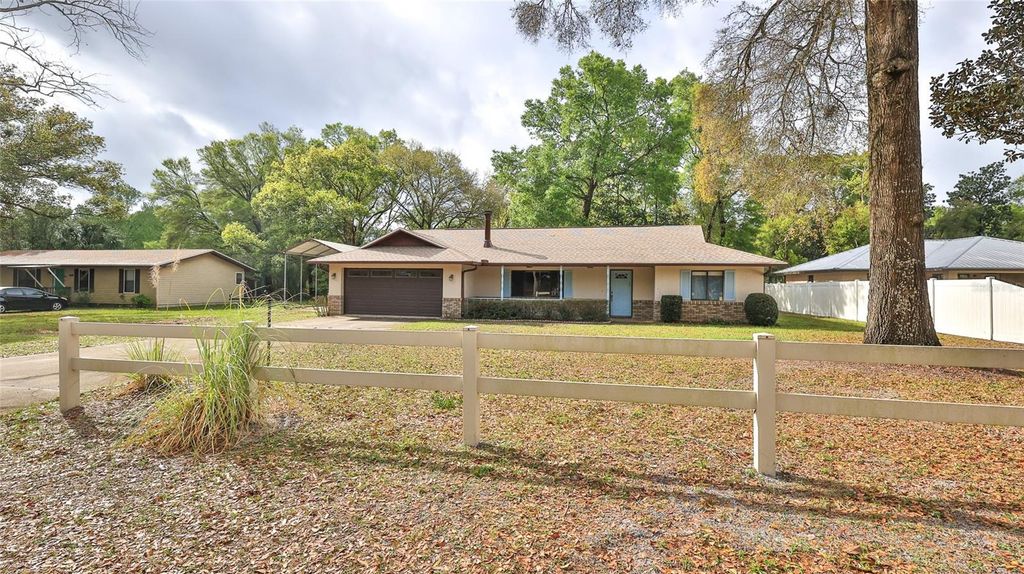 Image 15 of property listing at 461 AUSTIN STREET, Lake Helen, FL 32744