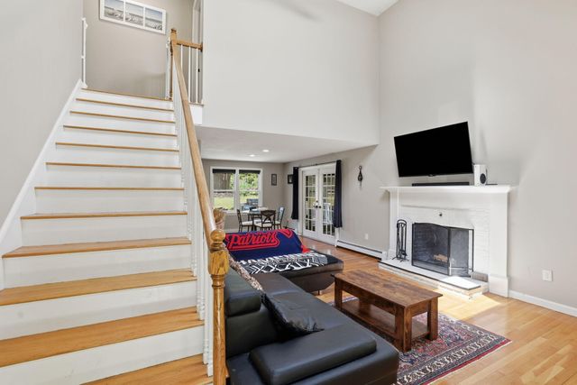 10 Marthas Way, Centerville, MA 02632