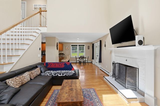 10 Marthas Way, Centerville, MA 02632