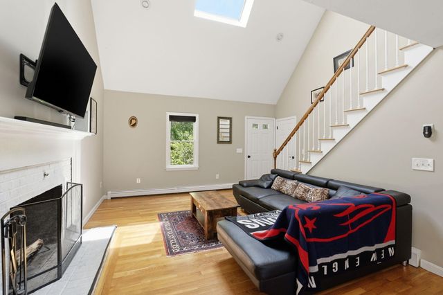 10 Marthas Way, Centerville, MA 02632