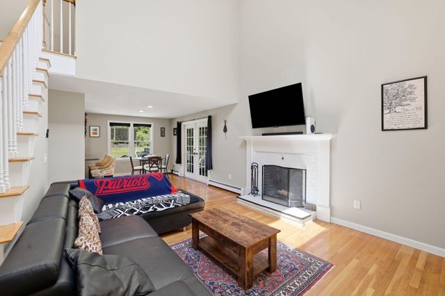 10 Marthas Way, Centerville, MA 02632