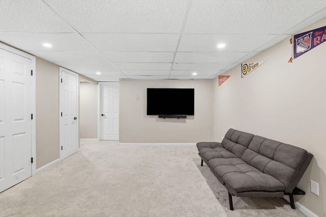 10 Marthas Way, Centerville, MA 02632