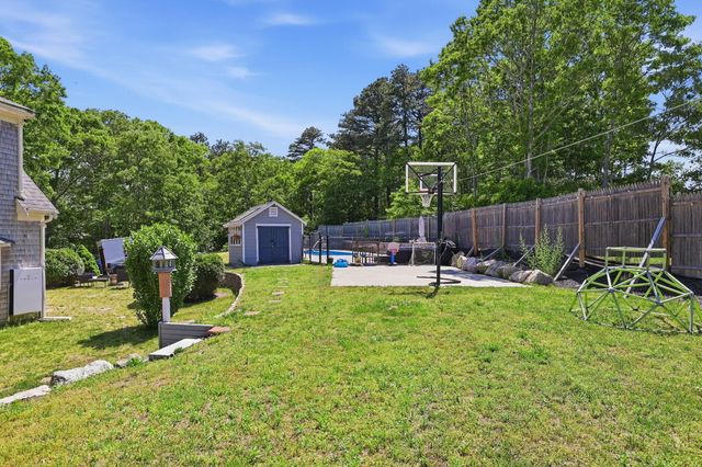 10 Marthas Way, Centerville, MA 02632