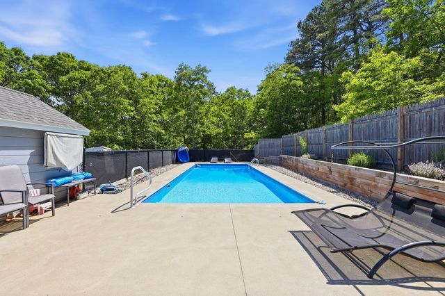 10 Marthas Way, Centerville, MA 02632
