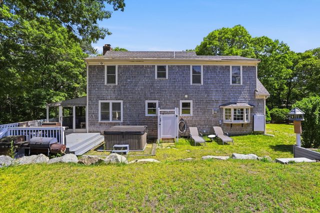 10 Marthas Way, Centerville, MA 02632