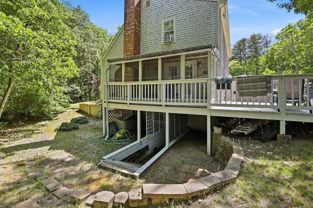 10 Marthas Way, Centerville, MA 02632