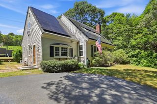 10 Marthas Way, Centerville, MA 02632