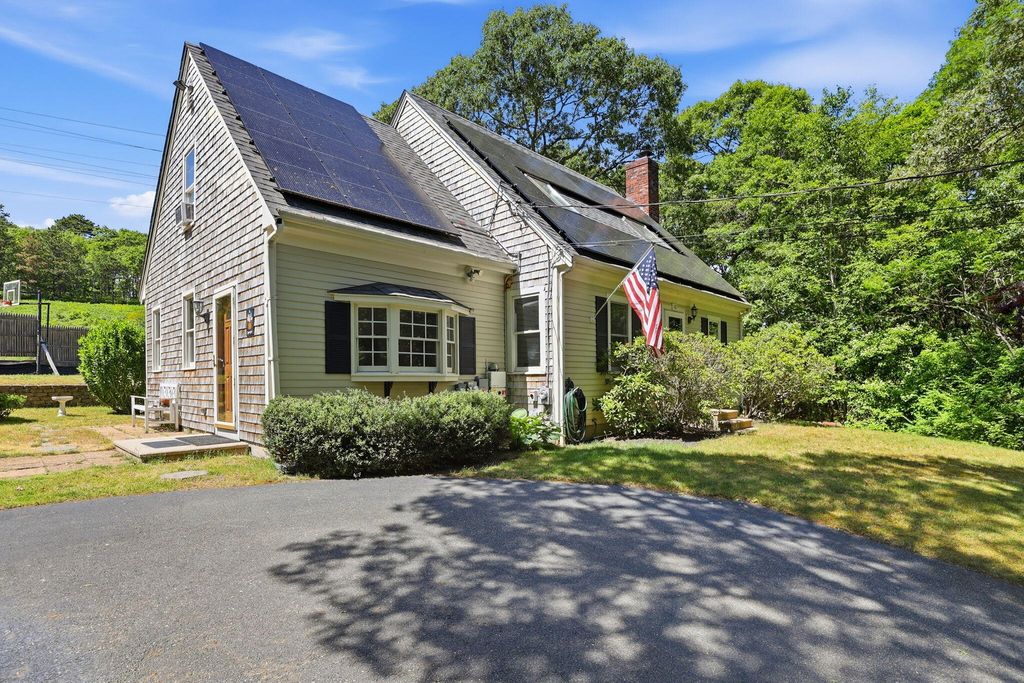 10 Marthas Way, Centerville, MA 02632