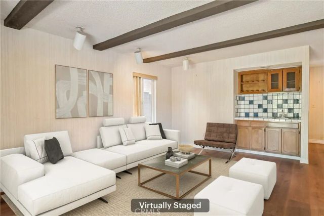 20259 Ingomar Street, Winnetka, CA 91306