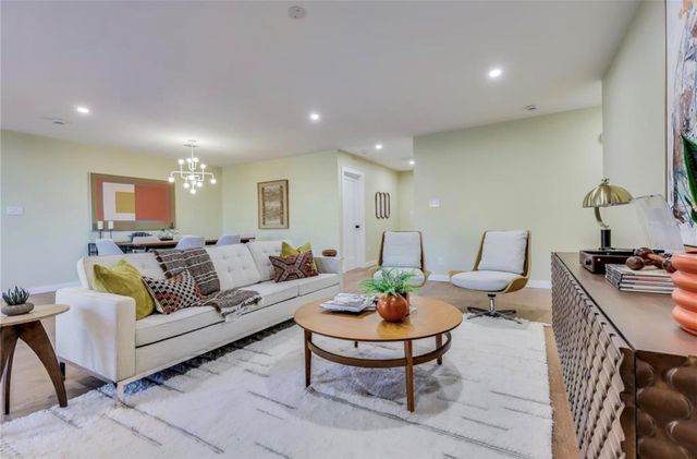 2504 Deerfoot TRL, Austin, TX 78704