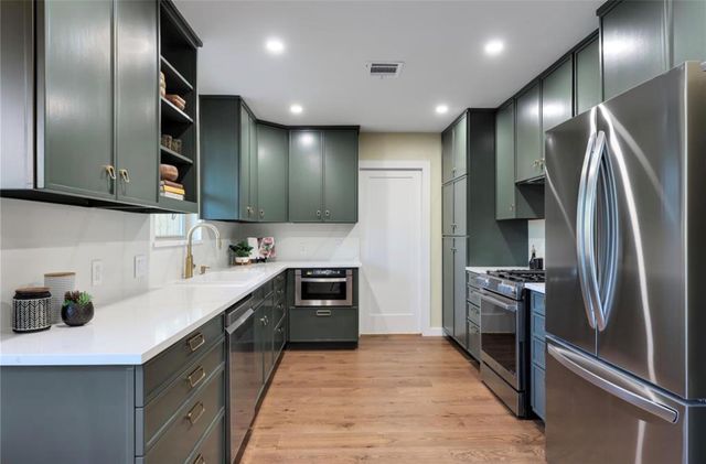 2504 Deerfoot TRL, Austin, TX 78704