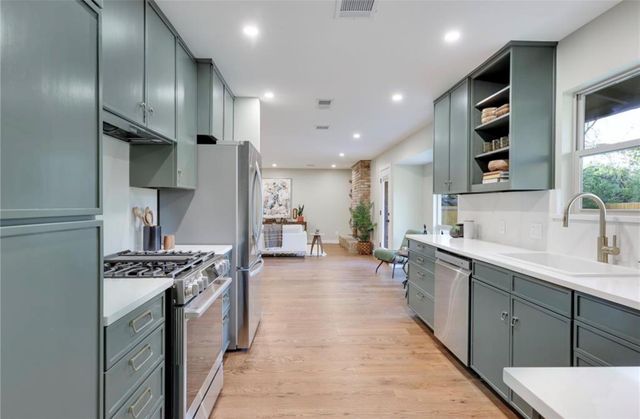 2504 Deerfoot TRL, Austin, TX 78704