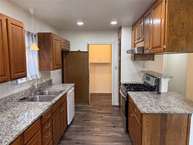 10030 E 28TH Street, Tulsa, OK 74112