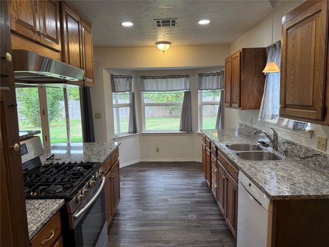 10030 E 28TH Street, Tulsa, OK 74112