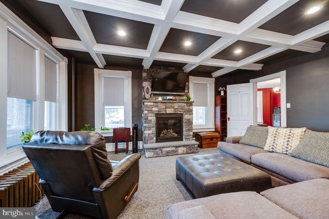 63 S WHITEOAK ST, Kutztown, PA 19530