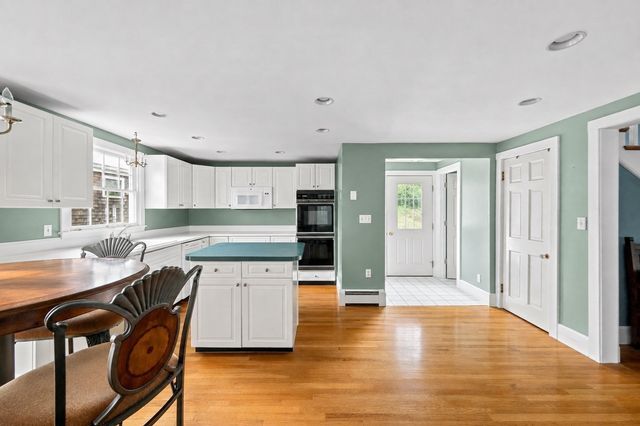 117 Spring St, Hull, MA 02045