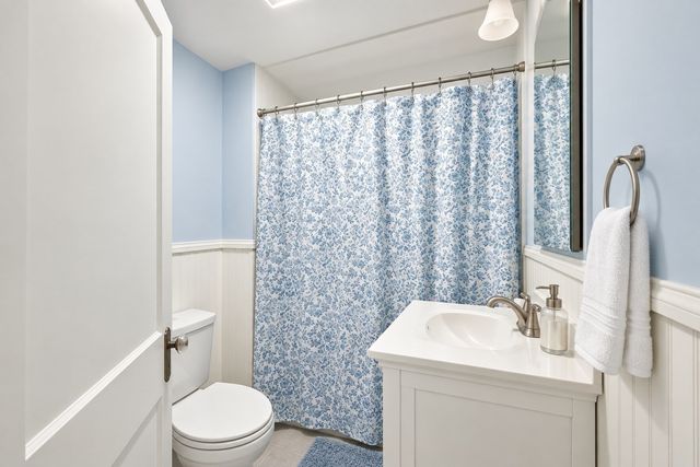 117 Spring St, Hull, MA 02045