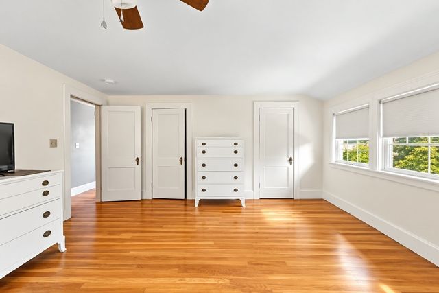 117 Spring St, Hull, MA 02045