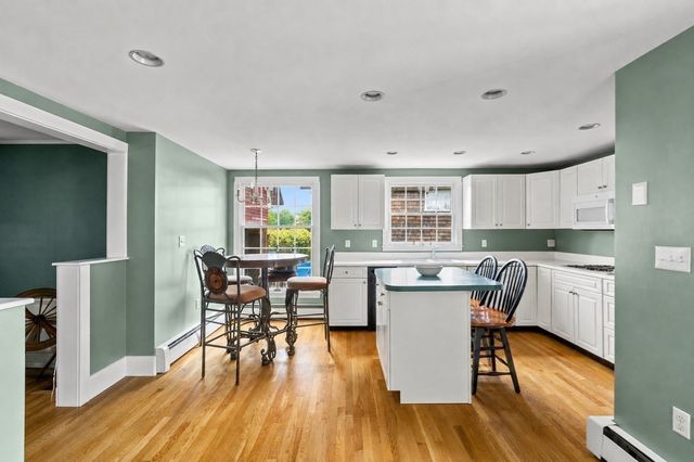 117 Spring St, Hull, MA 02045