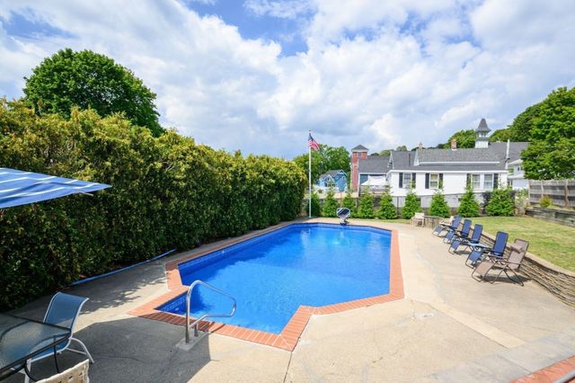 117 Spring St, Hull, MA 02045