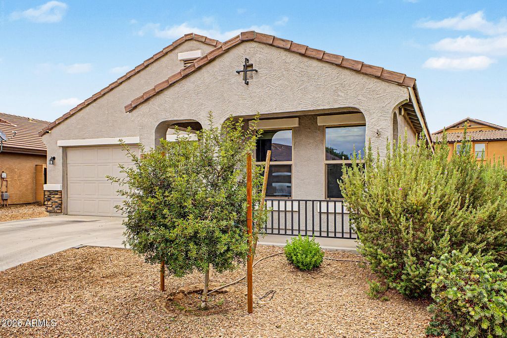 21657 W HILTON Avenue, Buckeye, AZ 85326 — photo 2