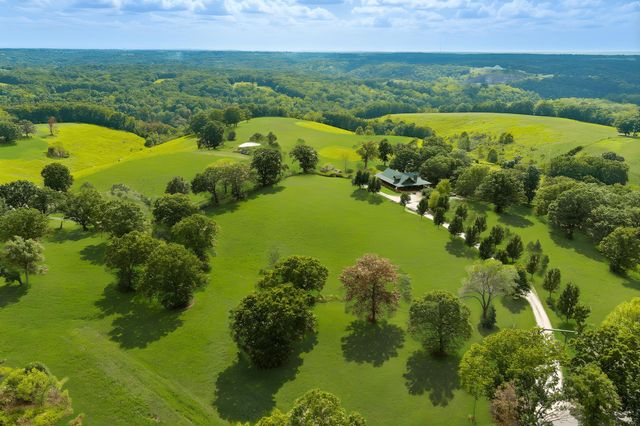 2024 Dogwood Tree Road, Reeds Spring, MO 65737