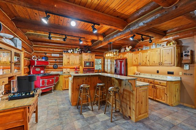 2024 Dogwood Tree Road, Reeds Spring, MO 65737