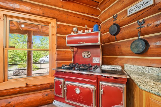 2024 Dogwood Tree Road, Reeds Spring, MO 65737