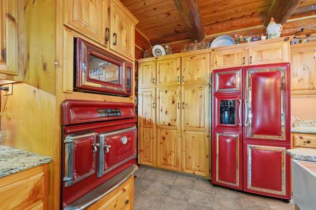 2024 Dogwood Tree Road, Reeds Spring, MO 65737