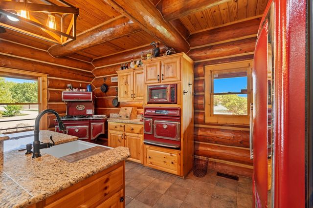 2024 Dogwood Tree Road, Reeds Spring, MO 65737