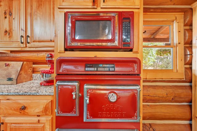 2024 Dogwood Tree Road, Reeds Spring, MO 65737