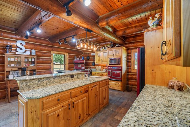 2024 Dogwood Tree Road, Reeds Spring, MO 65737